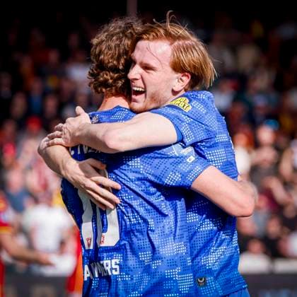Sam Lammers of FC Twente celebrate their team s second goal with Mats Rots of FC Twente Go Ahead Eagles v FC Twente, Eredivisie, Go Ahead Eagles v FC Twente 65, Stadion De Adelaarshorst, March 8, 2026, Deventer, Netherlands.