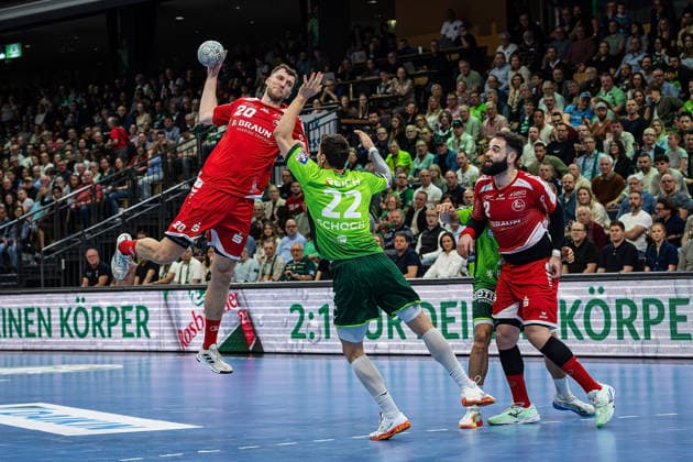 08 03 2026, xovx, Handball Daikin Handball Bundesliga, HSG Wetzlar MT Melsungen v l Uladzislau Kulesh MT Melsungen , Jona Schoch HSG Wetzlar , Cyrill Akakpo HSG Wetzlar , Ruben Marchan MT Melsungen Wetzlar Buderus Arena Hessen Germany EN