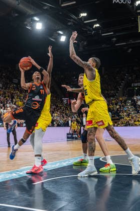 GER, Basketball, easy Credit BBL, EWE Baskets Oldenburg vs Rasta Vechta 08 03 2026, EWE Arena, Oldenburg, GER, easy Credit BBL, EWE Baskets Oldenburg vs Rasta Vechta, pictured Alonzo VERGE JR Rasta Vechta 11 Brain FOBBS EWE Baskets Oldenburg 4 Tibor PLEIß PLEISS Rasta Vechta 22 Michale KYSER EWE Baskets Oldenburg 12 nordphotoxgmbhx xRojahn nph00310