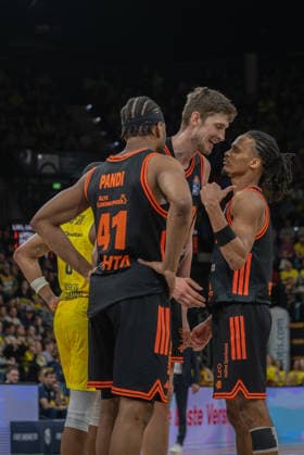 GER, Basketball, easy Credit BBL, EWE Baskets Oldenburg vs Rasta Vechta 08 03 2026, EWE Arena, Oldenburg, GER, easy Credit BBL, EWE Baskets Oldenburg vs Rasta Vechta, in the picture short break Lloyd PANDI Rasta Vechta 41 Tibor PLEIß PLEISS Rasta Vechta 22 Alonzo VERGE JR Rasta Vechta 11 nordphotoxgmbhx xRojahn nph00310