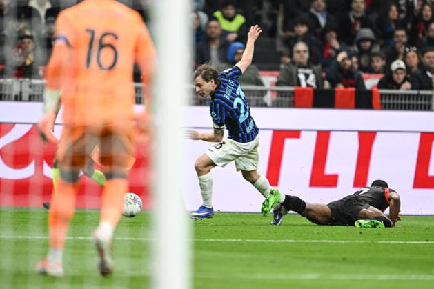 AC Milan v FC Internazionale - Serie A Nicolo Barella of FC Inter is in action during the Italian Serie A football match between AC Milan and Inter FC Internazionale at Giuseppe Meazza San Siro stadium in Milan, Italy, on March 8, 2026. Milano Italy  Copyright: xTizianoxBallabiox originalFilename:ballabio-acmilana260308_npwSJ.jpg