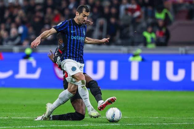 Henrikh Mkhitaryan of FC Internazionale seen in action during Serie A 2025 26 football match between AC Milan and FC Internazionale at San Siro Stadium in Milan  Copyright: xFabrizioxCarabelli IPAxSportx xipa-agency.netx xx IPA_72589681 IPA_Agency_IPA72589681