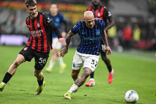 Federico Dimarco of FC Inter in action during the Italian Serie A football match between AC Milan and Inter FC Internazionale on 8 March 2026 at Giuseppe Meazza San Siro Siro stadium in Milan, Italy  Copyright: xTizianoxBallabio IPAxSportx xipa-agency.netx xx IPA_72592656 IPA_Agency_IPA72592656