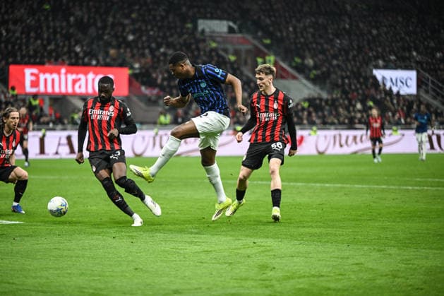 CALCIO - Serie A - AC Milan vs Inter - FC Internazionale Denzel Dumfries of FC Inter in action during the Italian Serie A football match between AC Milan and Inter FC Internazionale on 8 March 2026 at Giuseppe Meazza San Siro Siro stadium in Milan, Italy Milan Italy  Copyright: xIPAxSport ABACAx