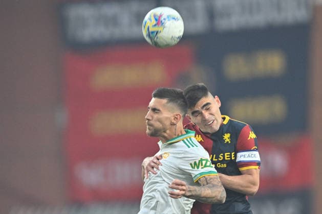 Lorenzo Pellegrini (AS Roma) . Johan Vasquez (Genoa CFC) during Genoa CFC vs AS Roma, Italian soccer Serie A match in Genoa, Italy, March 08 2026  Copyright: xDaniloxVigo IPAxSportx xipa-agency.netx xx IPA_72596184 IPA_Agency_IPA72596184