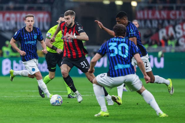CALCIO - Serie A - AC Milan vs Inter - FC Internazionale Strahinja Pavlovic of AC Milan seen in action during Serie A 2025 26 football match between AC Milan and FC Internazionale at San Siro Stadium in Milan Milan Italy  Copyright: xIPAxSport ABACAx