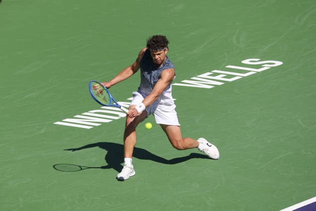 INDIAN WELLS, CA - MARCH 08: Ben Shelton (USA) hits a backhand during the BNP Paribas Open on March 8, 2026 at Indian Wells Tennis Garden in Indian Wells, CA. (Photo by George Walker Icon Sportswire) TENNIS: MAR 08 BNP Paribas Open EDITORIAL USE ONLY Icon260308104