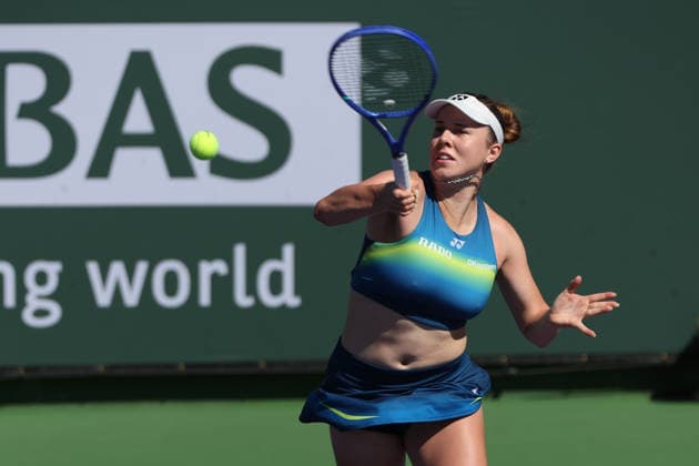 INDIAN WELLS, CA - MARCH 08: Linda Noskova (CZE) hits a forehand during the BNP Paribas Open on March 8, 2026 at Indian Wells Tennis Garden in Indian Wells, CA. (Photo by George Walker Icon Sportswire) TENNIS: MAR 08 BNP Paribas Open EDITORIAL USE ONLY Icon260308023
