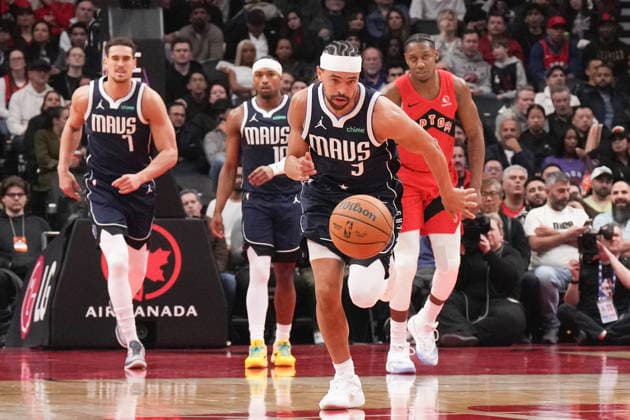 March 8, 2026, Toronto, On, CAN: Dallas Mavericks Ryan Nembhard (9) picks up a loose ball and breaks for the net during second half NBA, Basketball Herren, USA basketball action against the Toronto Raptors, in Toronto on Sunday, March 8, 2026. Ryan Nembhard  - ZUMAc35_ 20260308_zaf_c35_143 Copyright: xChrisxYoungx