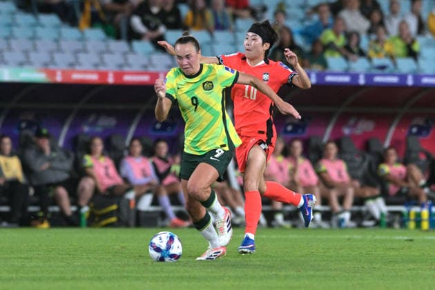 Australia Vs Republic of Korea in Sydney - 08 Mar 2026 Caitlin Foord (L) of Australia women football team and Ji So-Yun (R) of Republic of Korea women football team seen in action during the AFC Women s Asian Cup Group A match between Australia and Republic of Korea held at the Stadium Australia. Final score Australia 3:3 Republic of Korea. Sydney Australia Copyright: xLuisxVeniegrax xSOPAxImagesx 20260308_AFCWACup_LVeniegra4310