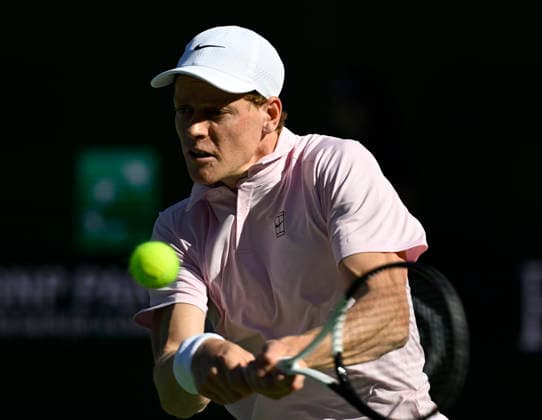 March 08, 2026 Jannik Sinner of Italy returns a shot against Denis Shapovalov of Canada during their match at the BNP Paribas Open held at the Indian Wells Tennis Garden in Indian Wells, California. California. Mandatory Photo Credit : CSM Tennis 2026: BNP Paribas Open MAR 08  - ZUMAc04_ 20260308_zma_c04_270 Copyright: xCharlesxBausx