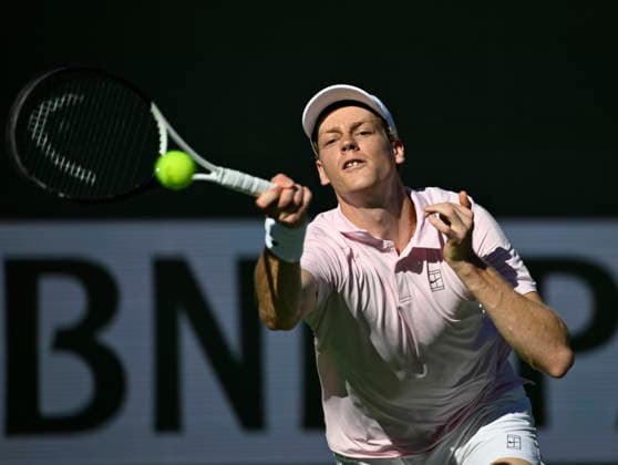 March 08, 2026 Jannik Sinner of Italy returns a shot against Denis Shapovalov of Canada during their match at the BNP Paribas Open held at the Indian Wells Tennis Garden in Indian Wells, California. California. Mandatory Photo Credit : CSM Indian Wells United States of America - ZUMAc04_ 20260308_zma_c04_273 Copyright: xCharlesxBausx