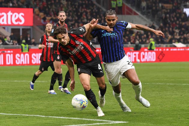 AC Milan vs FC Inter Italy, Milan, 2026 03 08: Samuele Ricci (AC Milan) and Manuel Akanji (FC Inter) fight inside penalty area of AC Milan in the second half during soccer game AC Milan vs FC Inter, Lega Calcio Serie A Enilive 2025-2026 day 28 at San Siro Stadium Milan Lombardy Italy Copyright: xFabrizioxAndreaxBertanix