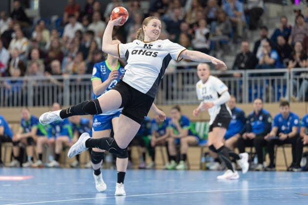 Germany Slovenia, European Womens Handball Championship Qualifier Jolina Huhnstock Germany, 45 European Womens Handball Championship Qualifier between Germany and Slovenia on March 8 at the SNP dome Heidelberg , Heidelberg Baden Württemberg Germany SNP dome
