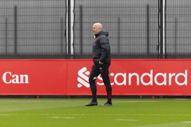 Football - UEFA Champions League - Liverpool FC v Galatasaray A.Åž. - MD-1 LIVERPOOL, ENGLAND - Monday, March 9, 2026: Liverpool s manger Arne Slot during a training session at the AXA Training Centre ahead of the UEFA Champions League match between xxxx and Liverpool FC. (Photo by Jessica Hornby Propaganda)  Copyright: xDavidxRawcliffex P2026-03-09-LFC_Training_Galatasaray