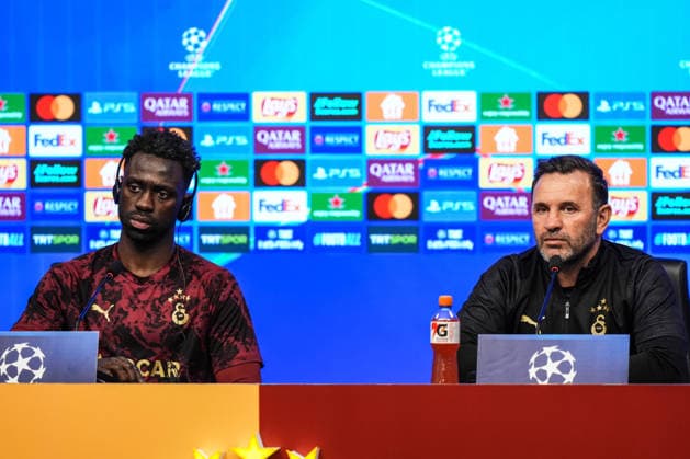 Ahead of Galatasaray v Liverpool – UEFA Champions League ISTANBUL, TURKIYE - MARCH 09: Galatasaray head coach Okan Buruk (R) and defender Davinson Sanchez (L) attend a press conference, PK, Pressekonferenz ahead of the UEFA Champions League round of 16 first-leg match against England’s Liverpool in Istanbul, Turkiye on March 09, 2026. Hakan Akgün Anadolu Istanbul Turkey. Editorial use only. Please get in touch for any other usage.  Copyright: x2026xAnadoluxHakanxAkgünx
