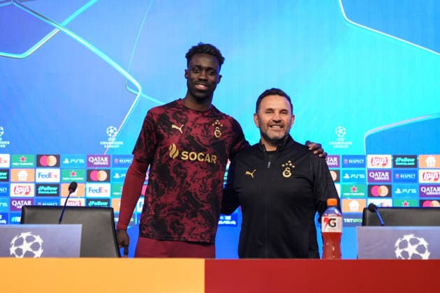 Ahead of Galatasaray v Liverpool – UEFA Champions League ISTANBUL, TURKIYE - MARCH 09: Galatasaray head coach Okan Buruk (R) and defender Davinson Sanchez (L) pose for a photo as they attend a press conference, PK, Pressekonferenz ahead of the UEFA Champions League round of 16 first-leg match against England’s Liverpool in Istanbul, Turkiye on March 09, 2026. Hakan Akgün Anadolu Istanbul Turkey. Editorial use only. Please get in touch for any other usage.  Copyright: x2026xAnadoluxHakanxAkgünx