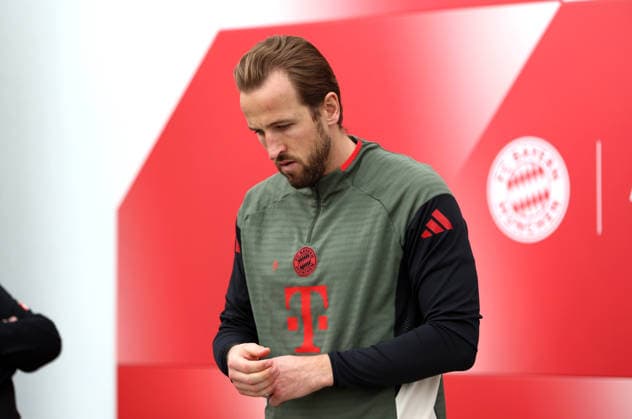 Football, Men, Champions League, Season 2025 2026, FC Bayern Munich, Final training Harry Kane FC Bayern Munich on the way to the training ground