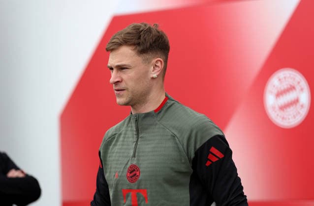 Football, Men, Champions League, 2025 2026 season, FC Bayern Munich, Final training session Joshua Kimmich FC Bayern Munich on the way to the training ground