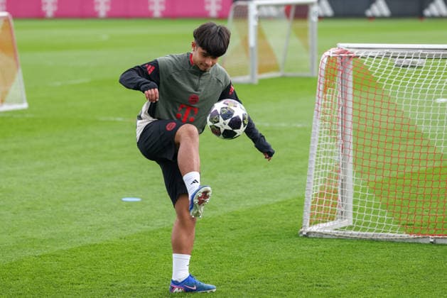 Maycon Cardozo FC Bayern Muenchen, 49 with ball, GER, final training, FC Bayern Muenchen, football, UEFA Champions League, round of 16, first leg, 2025 2026 season, 09 03 2026, GER, final training, FC Bayern Muenchen, football, UEFA Champions League, round of 16, first leg, 2025 2026 season, 09 03 2026 Muenchen Copyright: xEibner-Pressefoto JennixMaulx EP_JML