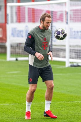 Harry Kane FC Bayern Muenchen, 09 with ball, GER, final training, FC Bayern Muenchen, football, UEFA Champions League, round of 16, first leg, 2025 2026 season, 09 03 2026, GER, final training, FC Bayern Muenchen, football, UEFA Champions League, round of 16, first leg, 2025 2026 season, 09 03 2026 Muenchen Copyright: xEibner-Pressefoto JennixMaulx EP_JML