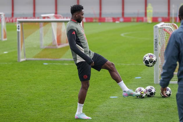 Alphonso Davies FC Bayern Muenchen, 19 with ball, GER, Final training, FC Bayern Muenchen, Football, UEFA Champions League, Round of 16, First leg, 2025 2026 season, 09 03 2026, GER, Final training, FC Bayern Muenchen, Football, UEFA Champions League, Round of 16, First leg, 2025 2026 season, 09 03 2026 Muenchen Copyright: xEibner-Pressefoto JennixMaulx EP_JML