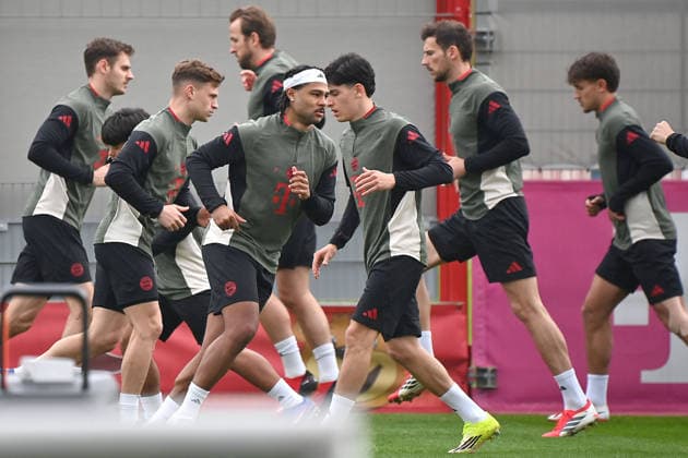 Final training on 09 03 2026 from left Josip STANISIC Bayern Muenchen ,Joshua KIMMICH Bayern Muenchen , Serge GNABRY FC Bayern Muenchen , Tom BISCHOF Bayern Muenchen Leon GORETZKA Bayern Muenchen Football Champions League,Season 2025 26, Round of 16 Atalanta Bergamo FC Bayern Muenchen on 10 03 2026