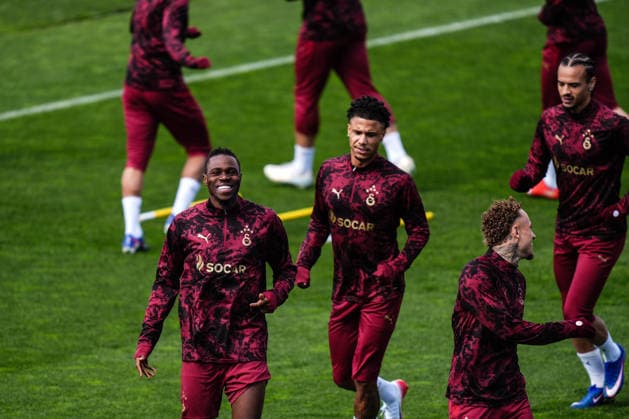 Ahead of Galatasaray v Liverpool - UEFA Champions League ISTANBUL, TURKIYE - MARCH 9: Wilfried Singo (L) of Galatasaray attends the training session ahead of the UEFA Champions League round of 16 first-leg match between Galatasaray and Liverpool at Kemerburgaz Metin Oktay Facilities in Istanbul, Turkiye on March 09, 2026. Hakan Akgun Anadolu Istanbul Turkey. Editorial use only. Please get in touch for any other usage.  Copyright: x2026xAnadoluxHakanxAkgunx
