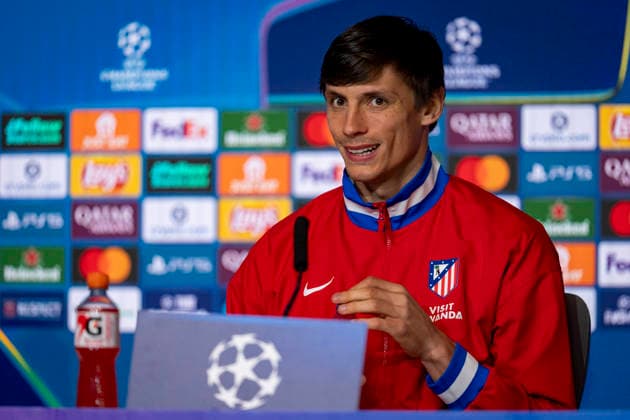 Atletico de Madrid Training Session And press conference, PK, Pressekonferenz - UEFA Champions League 2025 26 Round of 16 First Leg Robin Le Normand of Atletico de Madrid speaks during the Press Conference ahead of the UEFA Champions League 2025 26 Round of 16 First Leg match against Tottenham Hotspur FC at Estadio Riyadh Air Metropolitano on March 9, 2026 in Madrid, Spain. Madrid Estadio Riyadh Air Metropolitano Madrid Spain Copyright: xAlbertoxGardinx AGardin_20260309_Foot_Champ_Atl_Mad_Press_0152