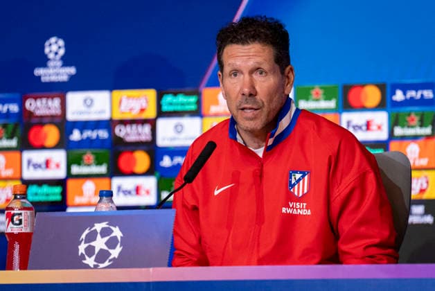 Atletico de Madrid Training Session And press conference, PK, Pressekonferenz - UEFA Champions League 2025 26 Round of 16 First Leg Diego Pablo Simeone, Head Coach of Atletico de Madrid, speaks during the Press Conference ahead of the UEFA Champions League 2025 26 Round of 16 First Leg match against Tottenham Hotspur FC at Estadio Riyadh Air Metropolitano on March 9, 2026 in Madrid, Spain. Madrid Estadio Riyadh Air Metropolitano Madrid Spain Copyright: xAlbertoxGardinx AGardin_20260309_Foot_Champ_Atl_Mad_Press_0180