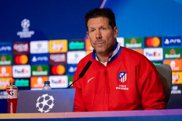 Atletico de Madrid Training Session And press conference, PK, Pressekonferenz - UEFA Champions League 2025 26 Round of 16 First Leg Diego Pablo Simeone, Head Coach of Atletico de Madrid, speaks during the Press Conference ahead of the UEFA Champions League 2025 26 Round of 16 First Leg match against Tottenham Hotspur FC at Estadio Riyadh Air Metropolitano on March 9, 2026 in Madrid, Spain. Madrid Estadio Riyadh Air Metropolitano Madrid Spain Copyright: xAlbertoxGardinx AGardin_20260309_Foot_Champ_Atl_Mad_Press_0185