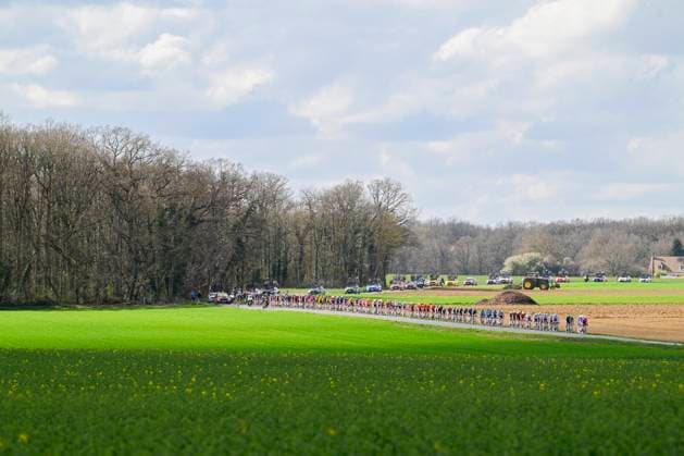 Paris Nice 2026 Stage 2 MONTARGIS, FRANCE - MARCH 09 : Illustration picture of the peloton during stage 2 of the 84th edition of Paris - Nice an UCI World Tour 2.UWT cycling road race stage for Men Elite of 187 km with start in Epone and finish in Montargis on March 9, 2026 in Montargis, France, 09 03 2026 ( Motordriver Guy De Vuyst - Montargis France  Copyright: xNicoxVereeckenx