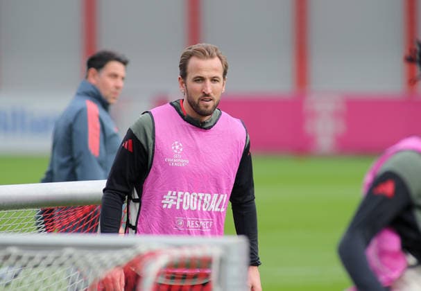 Football, Men, Champions League, Season 2025 2026, FC Bayern Munich, Final training Harry Kane FC Bayern Munich with shirt