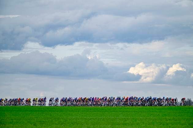 Paris Nice 2026 Stage 2 MONTARGIS, FRANCE - MARCH 09 : Illustration picture of the peloton during stage 2 of the 84th edition of Paris - Nice an UCI World Tour 2.UWT cycling road race stage for Men Elite of 187 km with start in Epone and finish in Montargis on March 9, 2026 in Montargis, France, 09 03 2026 ( Motordriver Guy De Vuyst - Montargis France  Copyright: xNicoxVereeckenx
