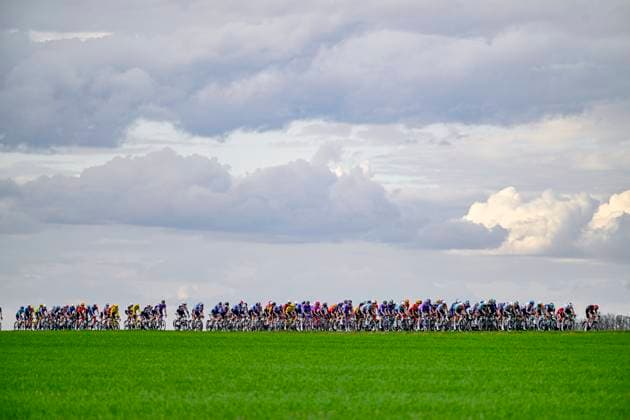 Paris Nice 2026 Stage 2 MONTARGIS, FRANCE - MARCH 09 : Illustration picture of the peloton during stage 2 of the 84th edition of Paris - Nice an UCI World Tour 2.UWT cycling road race stage for Men Elite of 187 km with start in Epone and finish in Montargis on March 9, 2026 in Montargis, France, 09 03 2026 ( Motordriver Guy De Vuyst - Montargis France  Copyright: xNicoxVereeckenx
