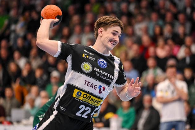 Goeppingen, Germany, 09 03 26 Felix Aellen ThSV Eisenach in action, on the ball, single action during the Daikin Handball Bundesliga match between FRISCH AUF Goeppingen vs ThSV Eisenach at EWS Arena on March 09 2026 in Goeppingen, Germany Photo by Harry Langer DeFodi Images Goeppingen, Germany, 09 03 26 Felix Aellen ThSV Eisenach controls the Ball during the Daikin Handball Bundesliga match between FRISCH AUF Goeppingen vs ThSV Eisenach at EWS Arena on March 9, 2026 in Goeppingen, Germany Photo by Harry Langer DeFodi Images Photo by Harry Langer DeFodi Images
