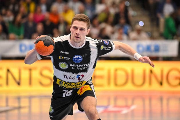 Goeppingen, Germany, 09 03 26 Vincent Büchner ThSV Eisenach in action, on the ball, single action during the Daikin Handball Bundesliga match between FRISCH AUF Goeppingen vs ThSV Eisenach at EWS Arena on March 09 2026 in Goeppingen, Germany Photo by Harry Langer DeFodi Images Goeppingen, Germany, 09 03 26 Vincent Büchner ThSV Eisenach controls the Ball during the Daikin Handball Bundesliga match between FRISCH AUF Goeppingen vs ThSV Eisenach at EWS Arena on March 9, 2026 in Goeppingen, Germany Photo by Harry Langer DeFodi Images Photo by Harry Langer DeFodi Images