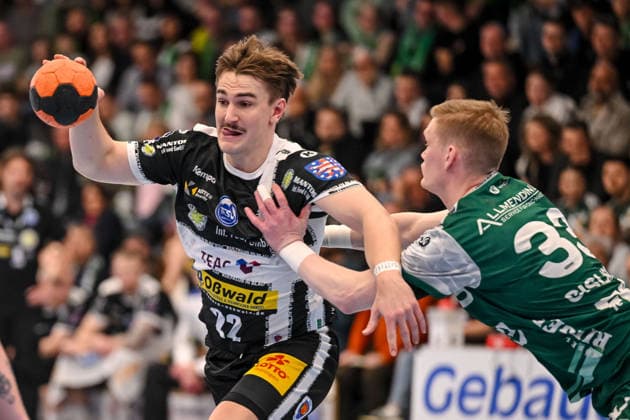 Goeppingen, Germany, 09 03 26 Felix Aellen ThSV Eisenach and Ymir Oern Gislason FRISCH AUF Goeppingen in a duel during the Daikin Handball Bundesliga match between FRISCH AUF Goeppingen vs ThSV Eisenach at EWS Arena on March 09, 2026 in Goeppingen, Germany Photo by Harry Langer DeFodi Images Goeppingen, Germany, 09 03 26 Felix Aellen ThSV Eisenach and Ymir Oern Gislason FRISCH AUF Goeppingen battle for the ball during the Daikin Handball Bundesliga match between FRISCH AUF Goeppingen vs ThSV Eisenach at EWS Arena on March 9, 2026 in Goeppingen, Germany Photo by Harry Langer DeFodi Images Photo by Harry Langer DeFodi Images