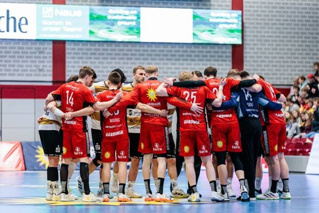Welcome of the teams, TuS N Luebbecke front , HC Elbflorenz 2006 back GER, TuS N Luebbecke vs HC Elbflorenz 2006, Handball, 2 Bundesliga, 23 Matchday, Season 2025 2026, 09 03 2026 GER, TuS N Luebbecke vs HC Elbflorenz 2006, Handball, 2 Bundesliga, 23 Matchday, Season 2025 2026, 09 03 2026 Luebbecke Copyright: xEibner-Pressefoto JanxRollingerx EP_JSK