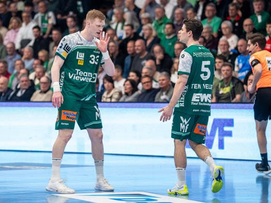 Ymir Oern Gislason Frisch Auf Goeppingen, 33 gives Rutger ten Velde Frisch Auf Goeppingen, 05 instructions, Frisch Auf Goeppingen vs ThSV Eisenach, Handball, 1 Bundesliga, Men, Season 2025 2026, 09 03 2026, Frisch Auf Goeppingen vs ThSV Eisenach, Handball, 1 Bundesliga, Men, Season 2025 2026, 09 03 2026 Goeppingen Copyright: xEibner-Pressefoto MichaelxSchmidx EP_MST