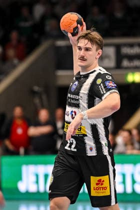 Goeppingen, Germany, 09 03 26 Felix Aellen ThSV Eisenach in action, on the ball, single action during the Daikin Handball Bundesliga match between FRISCH AUF Goeppingen vs ThSV Eisenach at EWS Arena on March 09 2026 in Goeppingen, Germany Photo by Harry Langer DeFodi Images Goeppingen, Germany, 09 03 26 Felix Aellen ThSV Eisenach controls the Ball during the Daikin Handball Bundesliga match between FRISCH AUF Goeppingen vs ThSV Eisenach at EWS Arena on March 9, 2026 in Goeppingen, Germany Photo by Harry Langer DeFodi Images Photo by Harry Langer DeFodi Images