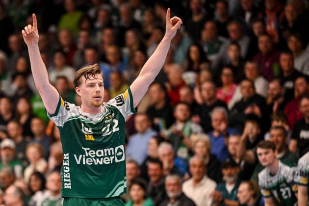 Goeppingen, Germany, 09 03 26 Erik Persson FRISCH AUF Goeppingen gestures, gestures, cheers during the Daikin Handball Bundesliga match between FRISCH AUF Goeppingen vs ThSV Eisenach at EWS Arena on 09 March 2026 in Goeppingen, Germany Photo by Harry Langer DeFodi Images Goeppingen, Germany, 09 03 26 Erik Persson FRISCH AUF Goeppingen gestures during the Daikin Handball Bundesliga match between FRISCH AUF Goeppingen vs ThSV Eisenach at EWS Arena on March 9, 2026 in Goeppingen, Germany Photo by Harry Langer DeFodi Images Photo by Harry Langer DeFodi Images