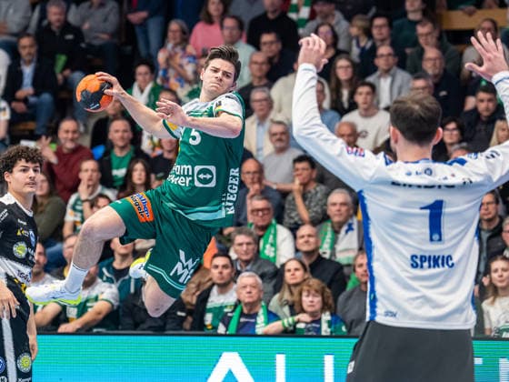 Rutger ten Velde Frisch Auf Goeppingen, 05 from outside against Matija Spikic ThSV Eisenach, 01 , Frisch Auf Goeppingen vs ThSV Eisenach, Handball, 1 Bundesliga, Men, Season 2025 2026, 09 03 2026, Frisch Auf Goeppingen vs ThSV Eisenach, Handball, 1 Bundesliga, Men, Season 2025 2026, 09 03 2026 Goeppingen Copyright: xEibner-Pressefoto MichaelxSchmidx EP_MST