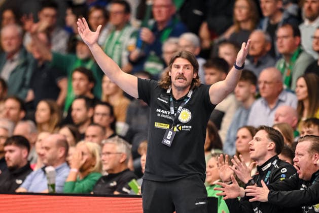 Goeppingen, Germany, 09 03 26 Traienr Sebastian Hinze ThSV Eisenach gestures, gestures during the Daikin Handball Bundesliga match between FRISCH AUF Goeppingen vs ThSV Eisenach at EWS Arena on March 09, 2026 in Goeppingen, Germany Photo by Harry Langer DeFodi Images Goeppingen, Germany, 09 03 26 Traienr Sebastian Hinze ThSV Eisenach gestures during the Daikin Handball Bundesliga match between FRISCH AUF Goeppingen vs ThSV Eisenach at EWS Arena on March 9, 2026 in Goeppingen, Germany Photo by Harry Langer DeFodi Images Photo by Harry Langer DeFodi Images