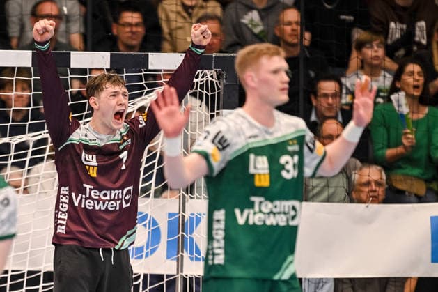 Goeppingen, Germany, 09 03 26 Goalkeeper Julian Buchele FRISCH AUF Goeppingen and Ymir Oern Gislason FRISCH AUF Goeppingen gestures during the Daikin Handball Bundesliga match between FRISCH AUF Goeppingen vs ThSV Eisenach at EWS Arena on March 09, 2026 in Goeppingen, Germany Photo by Harry Langer DeFodi Images Goeppingen, Germany, 09 03 26 Goalkeeper Julian Buchele FRISCH AUF Goeppingen and Ymir Oern Gislason FRISCH AUF Goeppingen gestures during the Daikin Handball Bundesliga match between FRISCH AUF Goeppingen vs ThSV Eisenach at EWS Arena on March 9, 2026 in Goeppingen, Germany Photo by Harry Langer DeFodi Images Photo by Harry Langer DeFodi Images