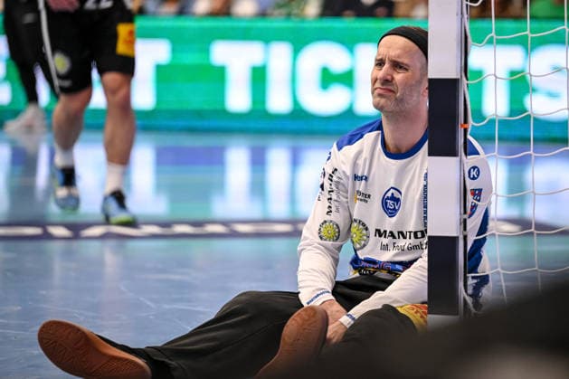 Goeppingen, Germany, 09 03 26 Goalkeeper Silvio Heinevetter ThSV Eisenach on the ground during the Daikin Handball Bundesliga match between FRISCH AUF Goeppingen vs ThSV Eisenach at EWS Arena on March 09, 2026 in Goeppingen, Germany Photo by Harry Langer DeFodi Images Goeppingen, Germany, 09 03 26 Goalkeeper Silvio Heinevetter ThSV Eisenach on the ground during the Daikin Handball Bundesliga match between FRISCH AUF Goeppingen vs ThSV Eisenach at EWS Arena on March 9, 2026 in Goeppingen, Germany Photo by Harry Langer DeFodi Images Photo by Harry Langer DeFodi Images
