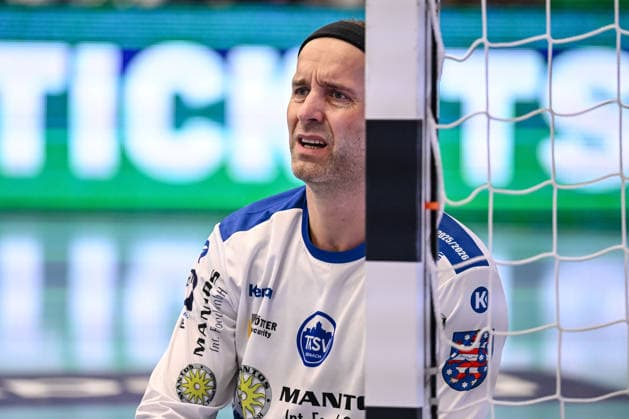 Goeppingen, Germany, 09 03 26 Goalkeeper Silvio Heinevetter ThSV Eisenach Looks on during the Daikin Handball Bundesliga match between FRISCH AUF Goeppingen vs ThSV Eisenach at EWS Arena on March 09, 2026 in Goeppingen, Germany Photo by Harry Langer DeFodi Images Goeppingen, Germany, 09 03 26 Goalkeeper Silvio Heinevetter ThSV Eisenach Looks on during the Daikin Handball Bundesliga match between FRISCH AUF Goeppingen vs ThSV Eisenach at EWS Arena on March 9, 2026 in Goeppingen, Germany Photo by Harry Langer DeFodi Images Photo by Harry Langer DeFodi Images