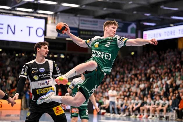 Goeppingen, Germany, 09 03 26 Oskar Neudeck FRISCH AUF Goeppingen in action, on the ball, single action during the Daikin Handball Bundesliga match between FRISCH AUF Goeppingen vs ThSV Eisenach at EWS Arena on March 09, 2026 in Goeppingen, Germany Photo by Harry Langer DeFodi Images Goeppingen, Germany, 09 03 26 Oskar Neudeck FRISCH AUF Goeppingen controls the Ball during the Daikin Handball Bundesliga match between FRISCH AUF Goeppingen vs ThSV Eisenach at EWS Arena on March 9, 2026 in Goeppingen, Germany Photo by Harry Langer DeFodi Images Photo by Harry Langer DeFodi Images
