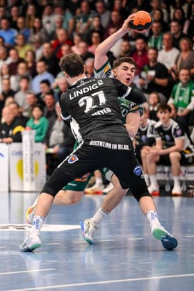 Goeppingen, Germany, 09 03 26 Philipp Meyer ThSV Eisenach andElias Newel FRISCH AUF Goeppingen battle for the ball during the Daikin Handball Bundesliga match between FRISCH AUF Goeppingen vs ThSV Eisenach at EWS Arena on March 09, 2026 in Goeppingen, Germany Photo by Harry Langer DeFodi Images Goeppingen, Germany, 09 03 26 Philipp Meyer ThSV Eisenach undElias Newel FRISCH AUF Goeppingen battle for the ball during the Daikin Handball Bundesliga match between FRISCH AUF Goeppingen vs ThSV Eisenach at EWS Arena on March 9, 2026 in Goeppingen, Germany Photo by Harry Langer DeFodi Images Photo by Harry Langer DeFodi Images