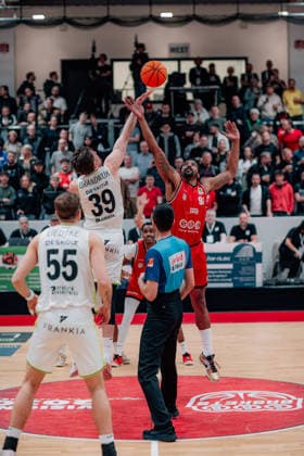 BB 2BL SBB Baskets BBC Bayreuth jump ball Willem Brandwijk BBC Bayreuth , Michael Hughes II SBB Baskets during the 2025 2026 season in the 2 Barmer Basketball Bundesliga Pro A on matchday 26 between SBB Baskets and BBC Bayreuth at Wolfgang Lakenmacher Halle on March 9, 2026 in Magdeburg, Sachsen Anhalt, Germany